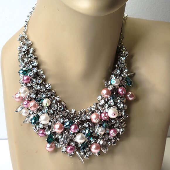 Crystal Rhinestones and Colourful Pearl Bib Collar Statement Choker Necklace - Picture 4 of 16